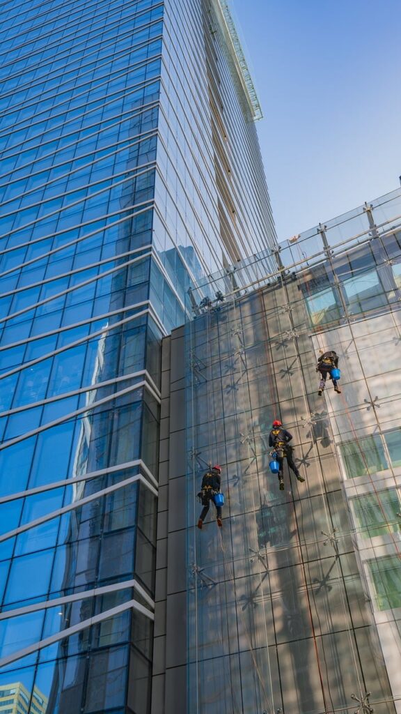 Glas zetten Amsterdam: wanneer is het tijd voor nieuw glas? Glas zetten Amsterdam: wanneer is het tijd voor nieuw glas?