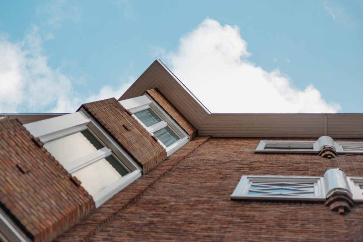 Spouwmuurisolatie: alleen doen na check op spouwvervuiling en vocht