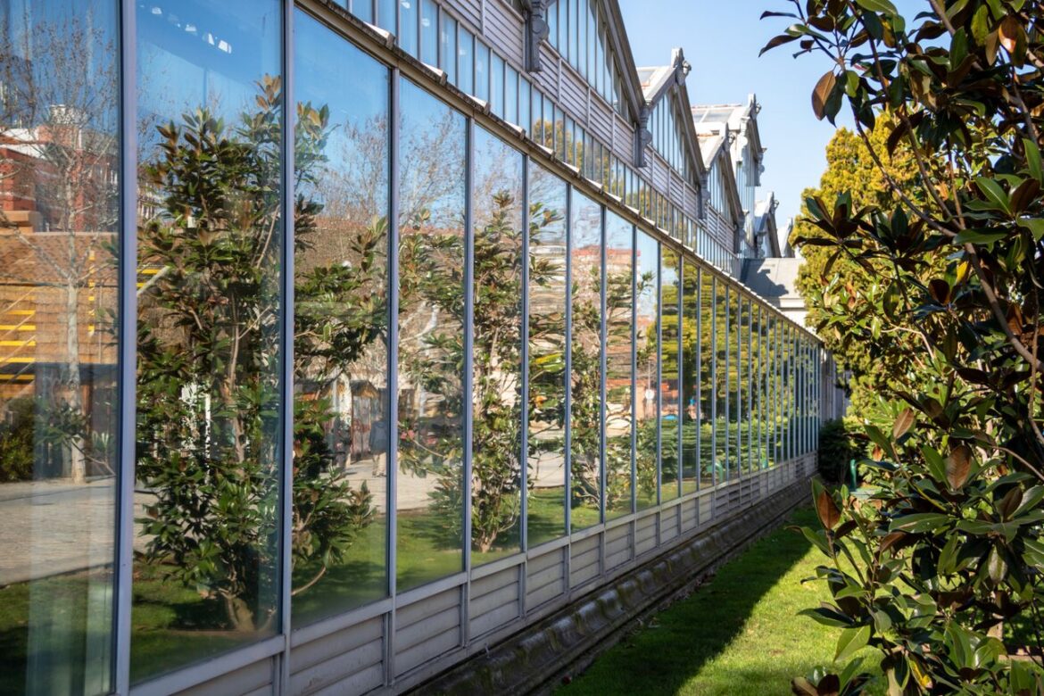 Jaarrond genieten van je tuin met glas en aluminium Jaarrond genieten van je tuin met glas en aluminium