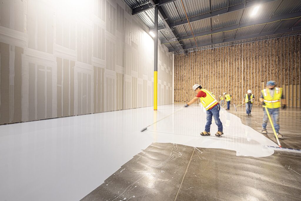 Betonlook vloeren als tijdloze basis voor uw woning